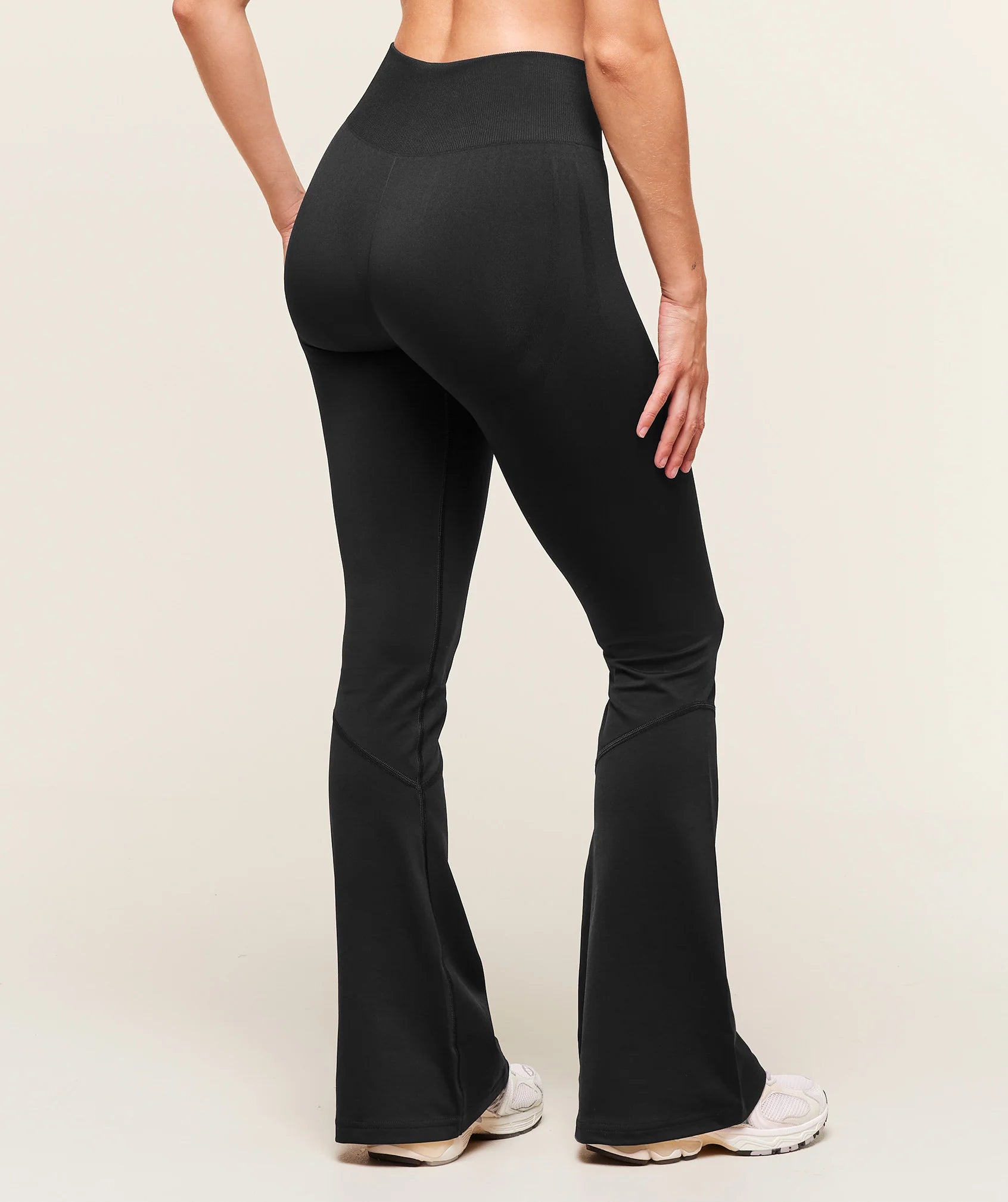 Everyday Seamless Flared Legging 2.0 - GS Black