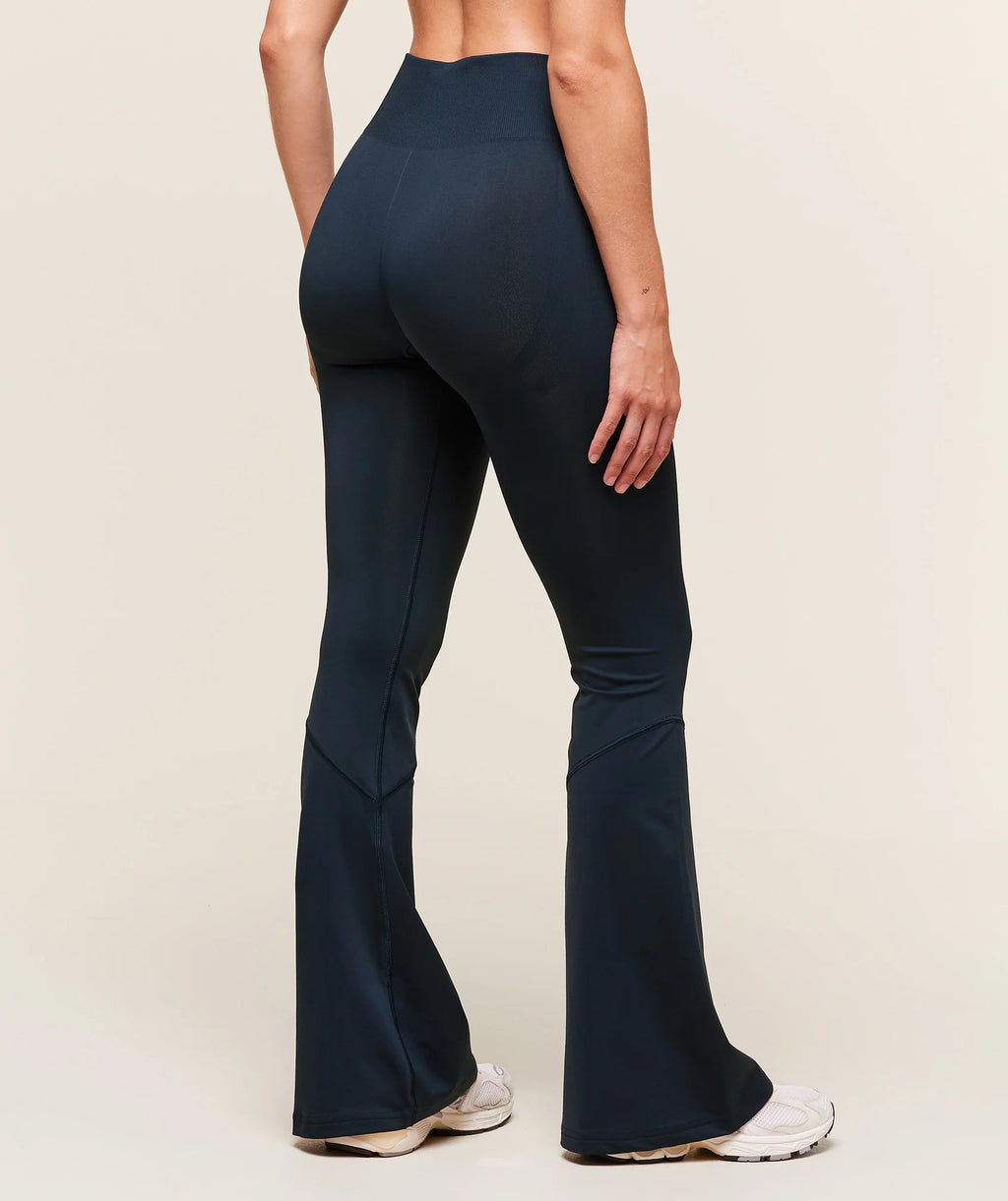 Everyday Seamless Flared Legging - Navy